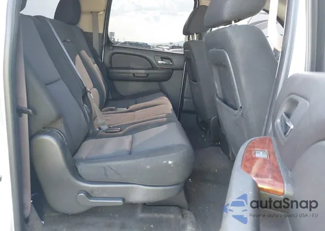 2011 Chevrolet Suburban 2500 Ls z USA, uszkodzony, nr VIN 1GNWKLEG5BR151353